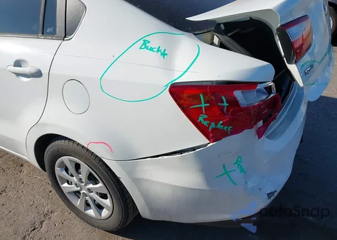 2016 Kia Rio Lx z USA, uszkodzony, nr VIN KNADM4A3XG6621031